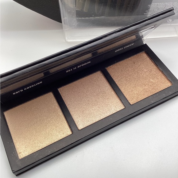 MAC Cosmetics Hyper Real Glow in Get It Glowin’ - Picture 9 of 16